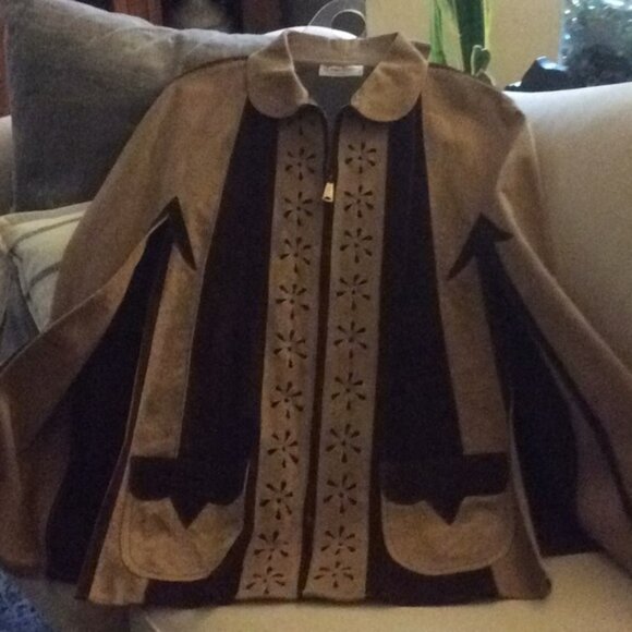 Vintage Suede Cape - Picture 4 of 4